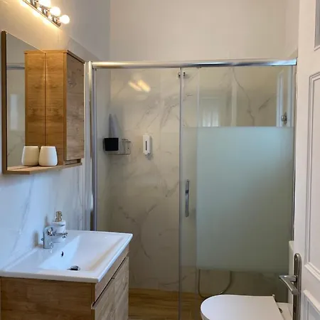 White Elephant First Floor Apartment Wolos Zewnętrze zdjęcie